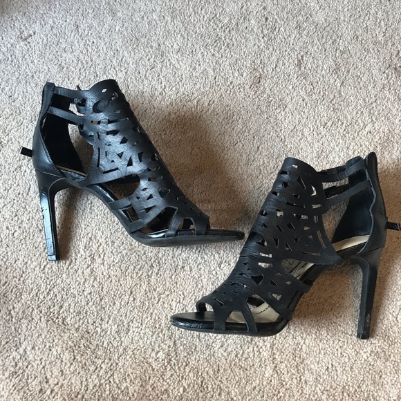 Louise et Cie Black Leather Cut Out Heel - Picture 2 of 4